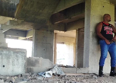 I Went to Pee at the Construction Site and Felt Like Getting up to Some Mischief.