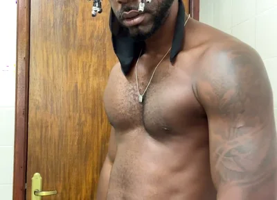 10 Inches Black Guy Masturbating and Cum