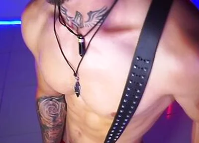 Show So Hard Adn Sexy In Th E Room