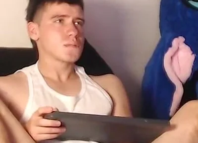 I Masturbate and Show My Ass to the Camera