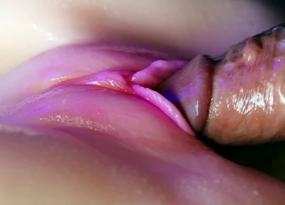 Juicy Pussy Close-up Absorbs a Portion of Sperm From a Big Cock and Slurps!