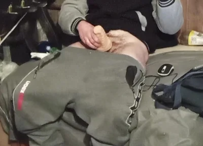 Cumshot in the Place Where I Go to Masturbate and Plus Before the Videos I Made Controll