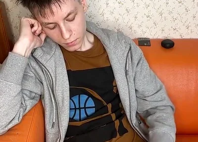 18-year-old's Creamy Dick Burst