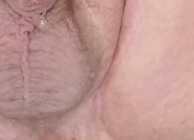 BIG toy anal on the fucking machine!