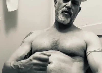 Hot B&w Bathroom Bate.