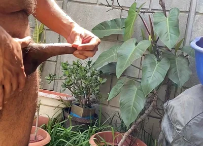 Solo handjob while i tan outside