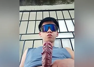 Pinoy Fuck His Tight Toy In Front Of Garage Daks Jakol Ungol