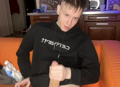 Hand Pump Session Builds to Uncontrollable Twink Cum