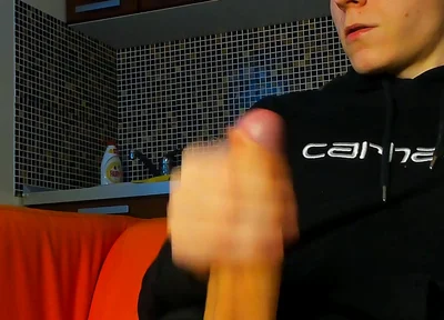 18's Horny Solo Cum Play Adventure