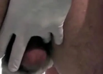 Young striagt used at the clicni by the doctor
