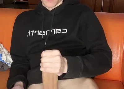 Hand Pump Session Builds to Uncontrollable Twink Cum