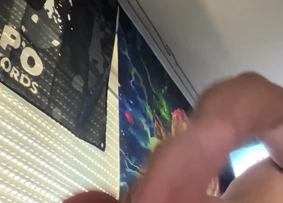 Extrem Big Anal Plug in Jung Boy